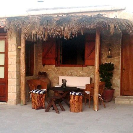 Simona Stone House Villa Polis Phòng bức ảnh