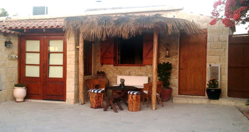 Simona Stone House Villa Polis Phòng bức ảnh