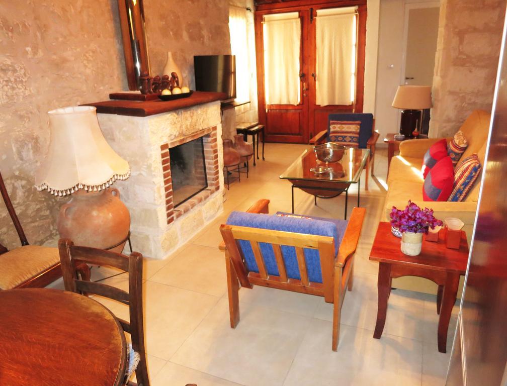 Simona Stone House Villa Polis Phòng bức ảnh