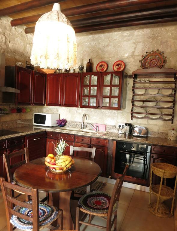 Simona Stone House Villa Polis Phòng bức ảnh